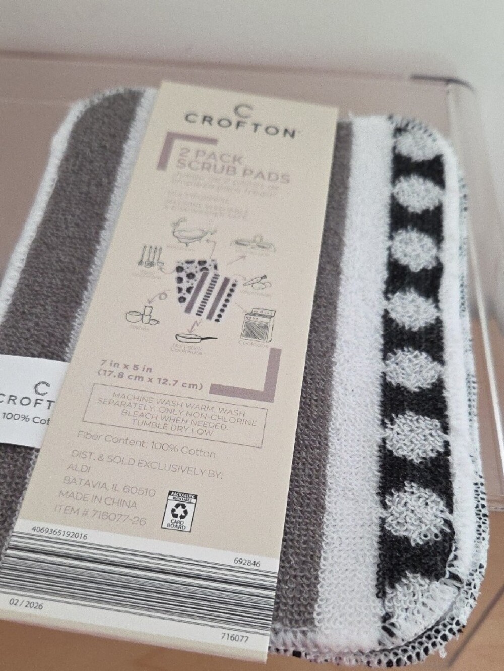 Croton Black & White Floral Scrub Pads - 2 Pack & 2 Clear Clip On Baskets - Picture 6 of 7